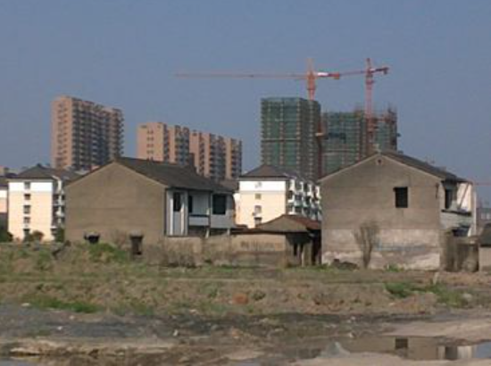 【京云征地<a href=http://m.shengmiao.com.cn/team/ target=_blank class=infotextkey>拆遷律師</a>】房屋強拆確認違法后，該如何索要拆遷賠償？