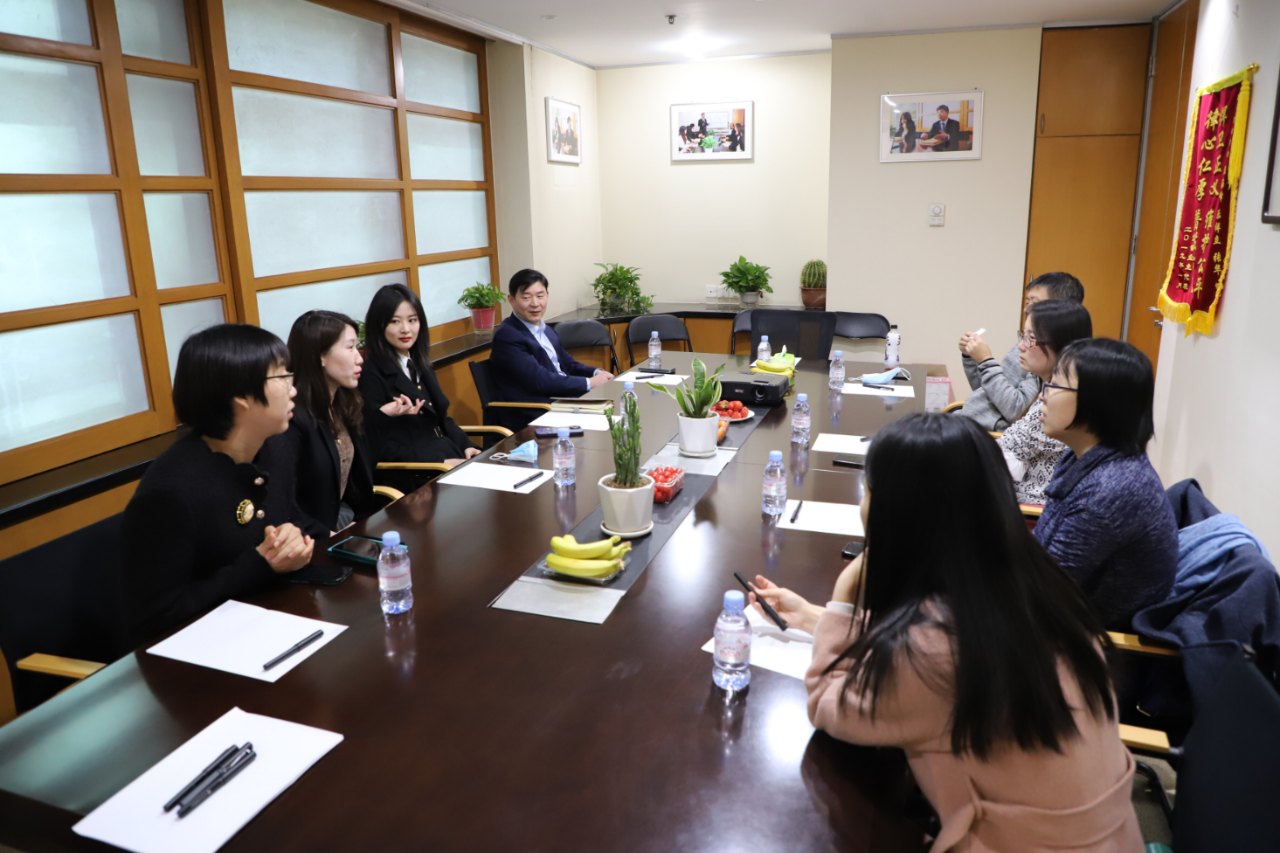 北京電視臺《律師幫幫忙》與北京京云律師事務所為強化普法宣傳，舉辦座談會