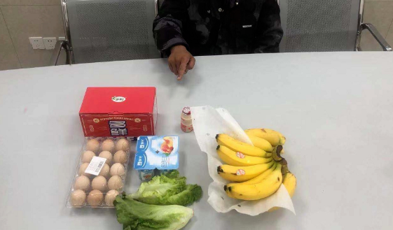 外賣小哥偷物資送心儀女孩,交往不成反被民警抓獲 外賣小哥偷物資送心儀女孩,交往不成反被民警抓獲