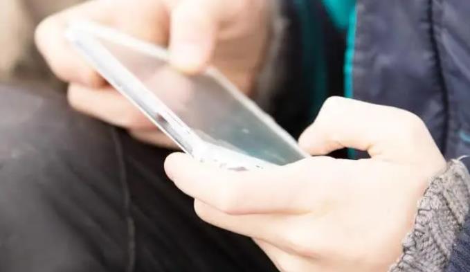 姑姑幫忙看護四歲侄女，侄女卻意外墜亡，誰來擔責？