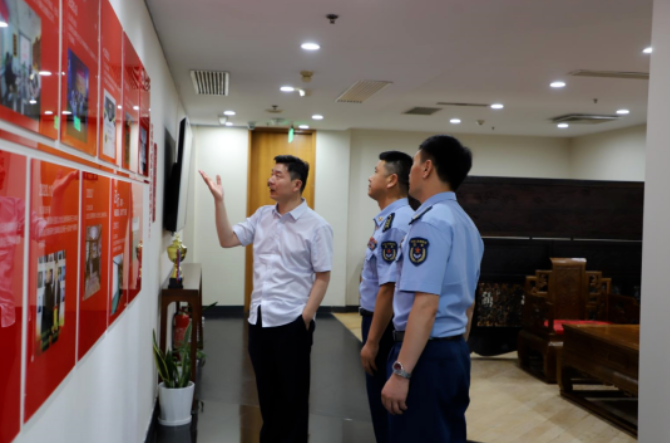律所新聞|熱烈歡迎中部戰(zhàn)軍空軍93177部隊劉主任等人蒞臨京云律所指導(dǎo)工作